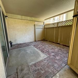 5525 Capistrano - 1 Bedroom Single Level Condo