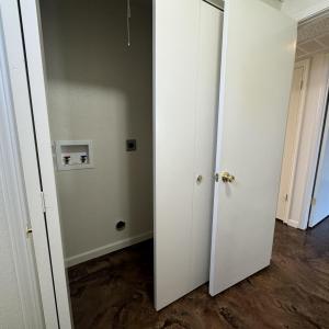 6305 Marchant #F - Great Apartment with Indoor laundry hookups!