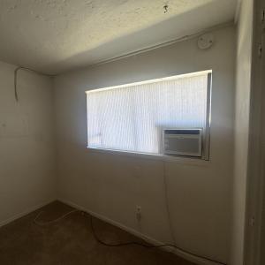 6440 Ardilla #5 - *Studio*