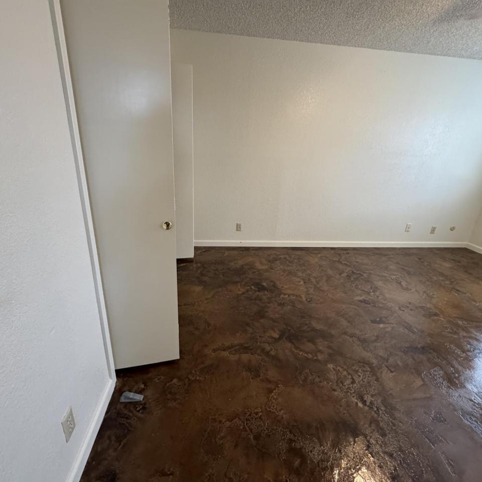 6305 Marchant #F - Great Apartment with Indoor laundry hookups!