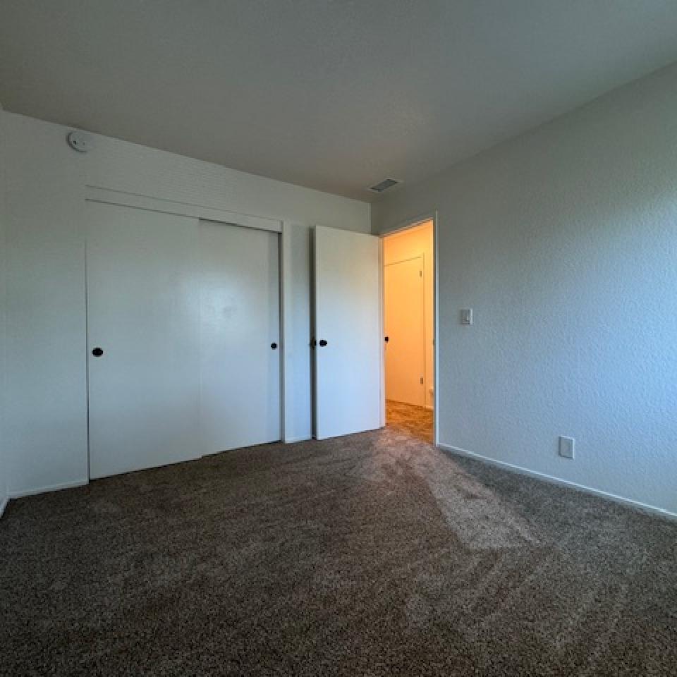5525 Capistrano - 1 Bedroom Single Level Condo