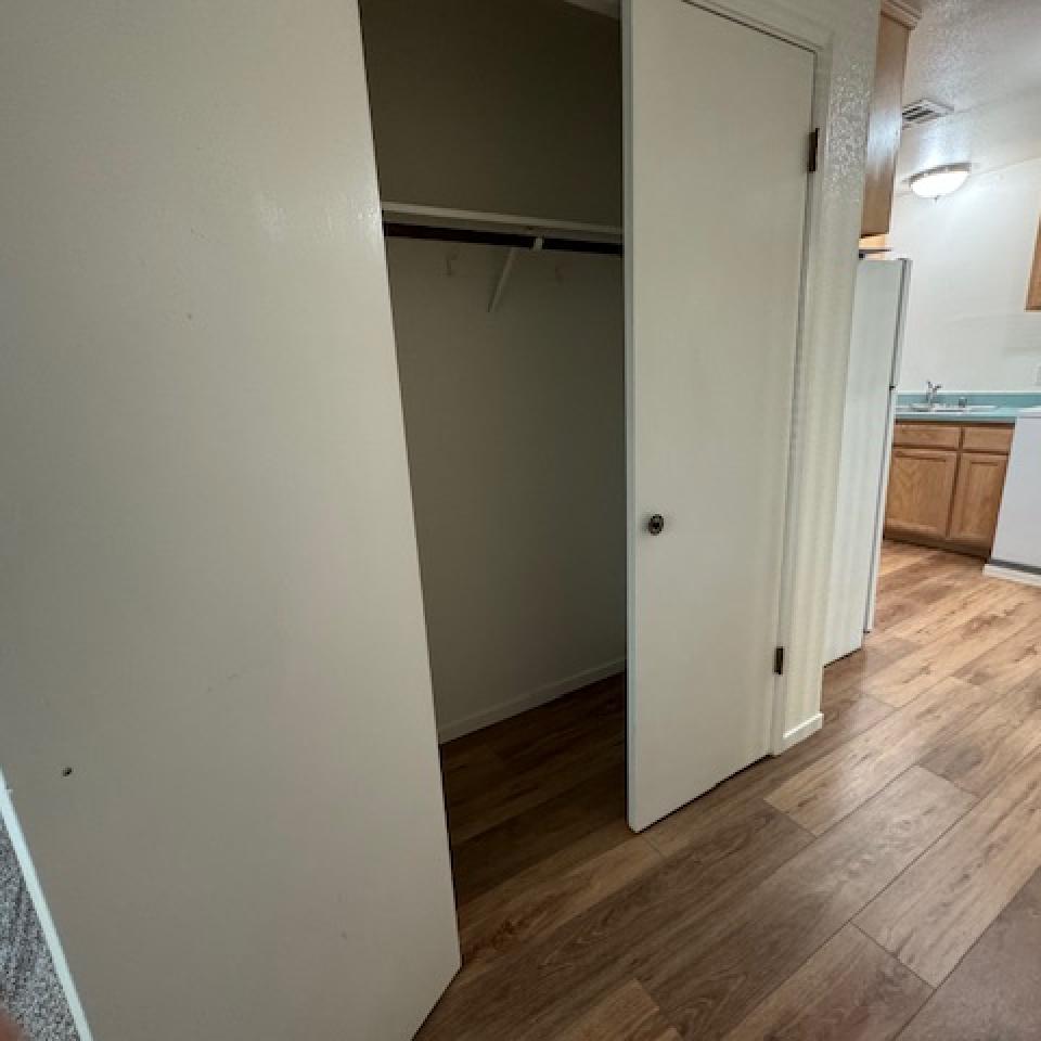 5525 Capistrano - 1 Bedroom Single Level Condo