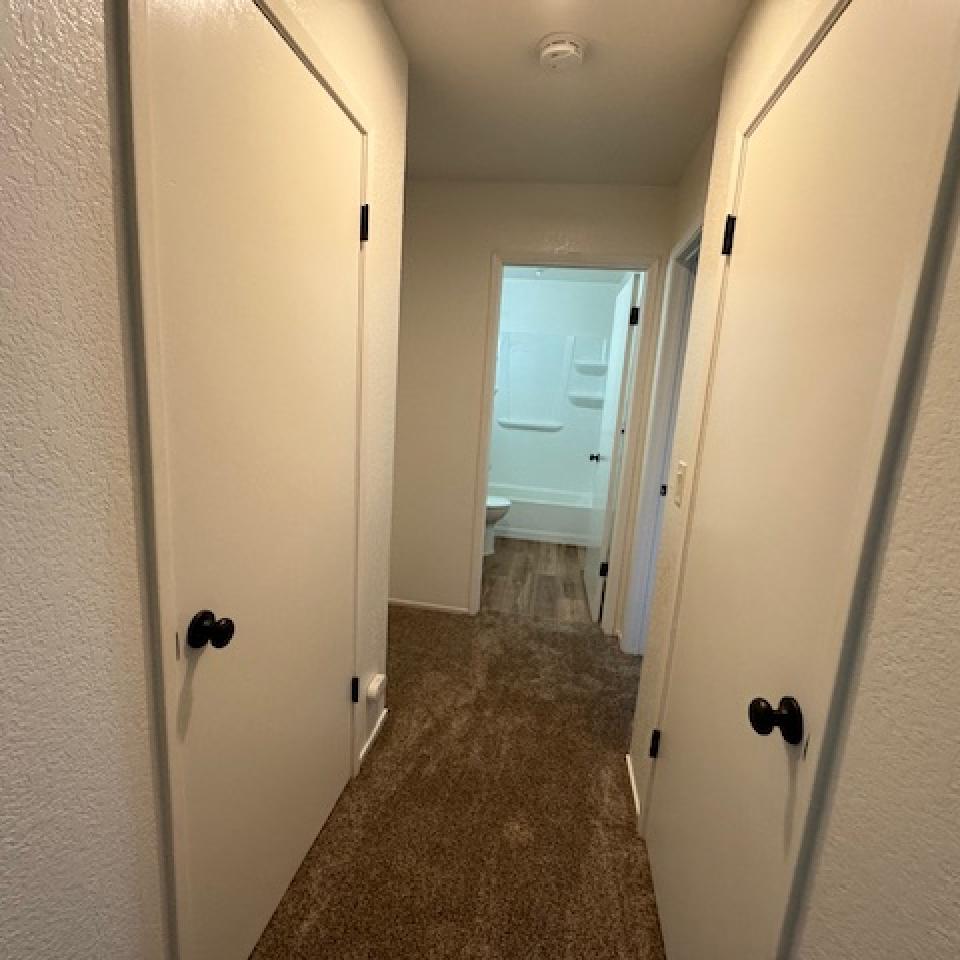 5525 Capistrano - 1 Bedroom Single Level Condo