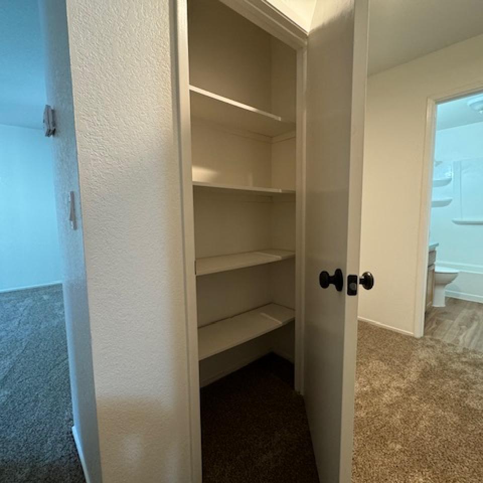 5525 Capistrano - 1 Bedroom Single Level Condo