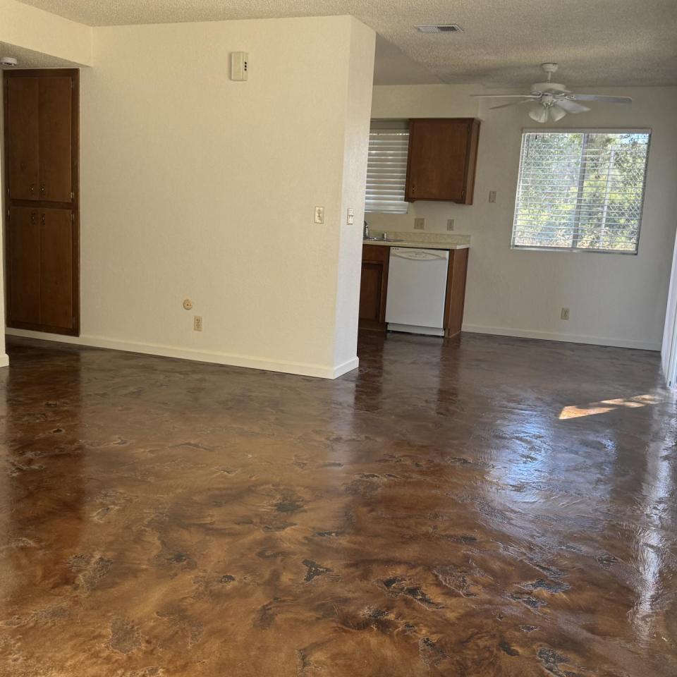 6305 Marchant #F - Great Apartment with Indoor laundry hookups!