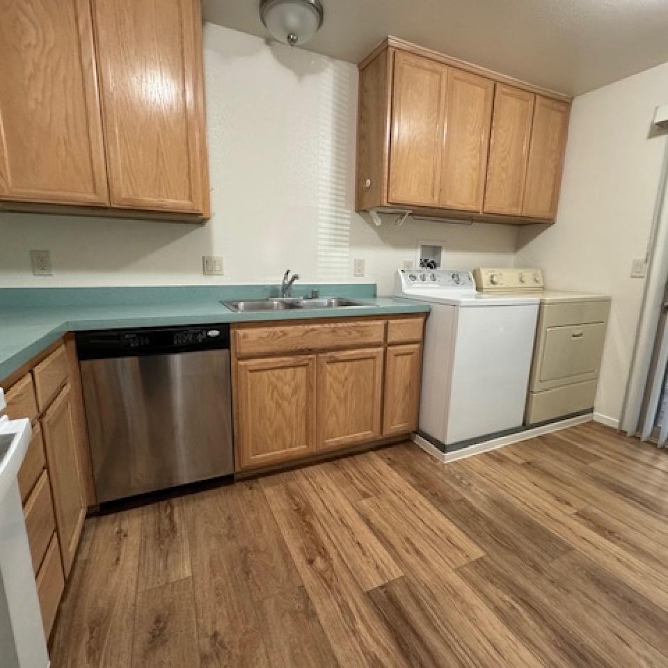 5525 Capistrano - 1 Bedroom Single Level Condo