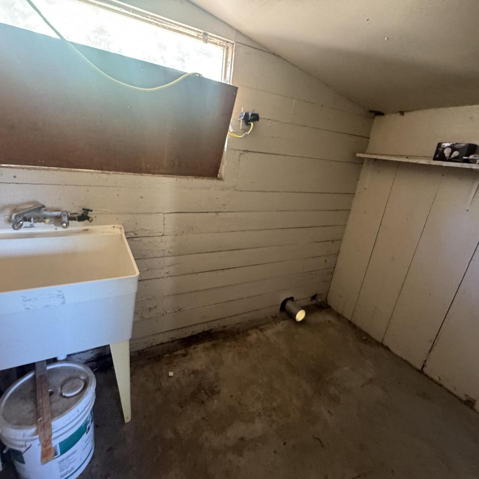 16155 Walnut