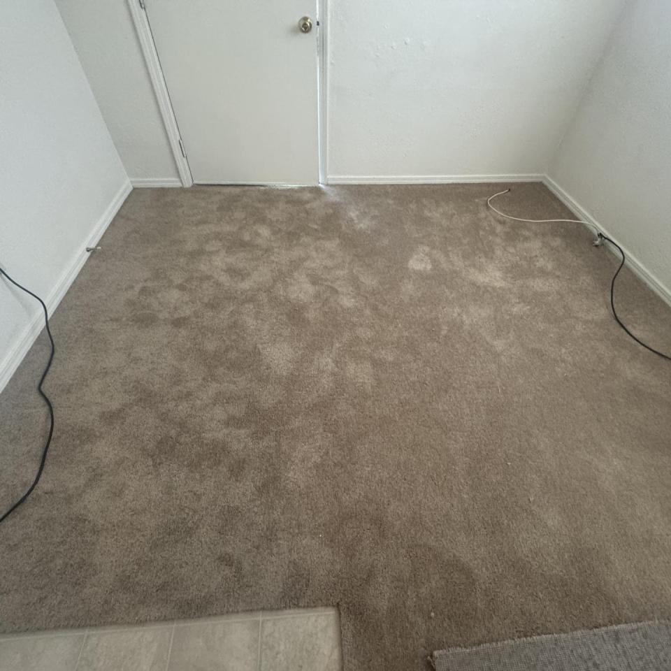 6440 Ardilla #5 - *Studio*