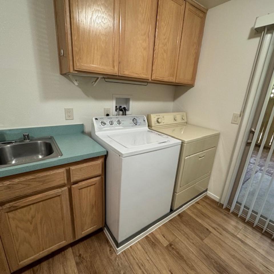 5525 Capistrano - 1 Bedroom Single Level Condo