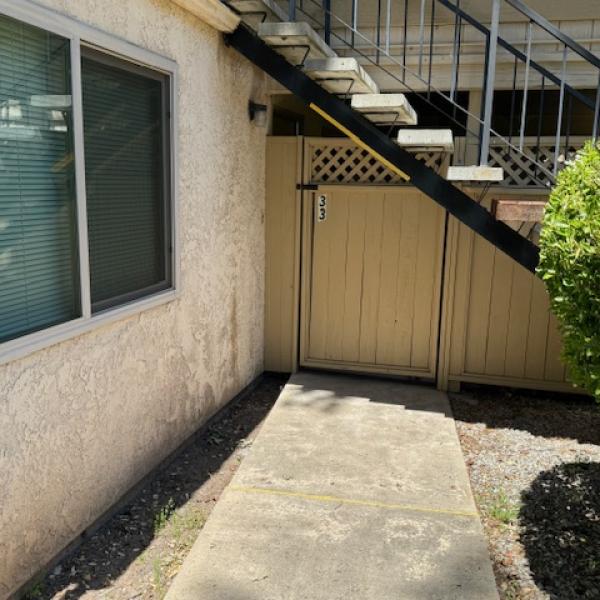 5525 Capistrano - 1 Bedroom Single Level Condo